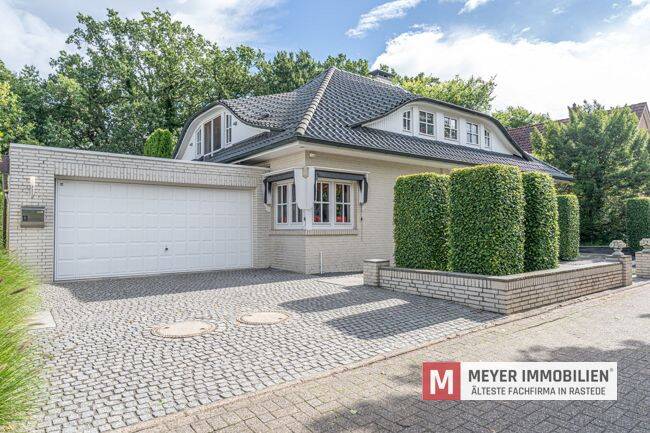 Repräsentatives Einfamilienhaus mit außergewöhnlicher Gartenanlage in Rastede (Obj.-Nr. 6669), 26180 Rastede
