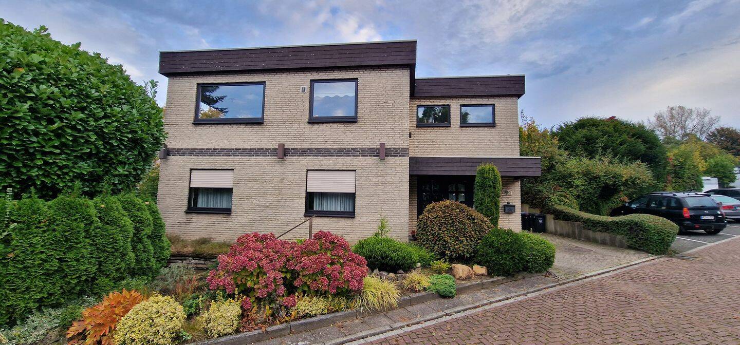 Ohne Courtage! Lichtdurchflutetes Einfamilienhaus mit Garten in Erkrath, 40699 Erkrath