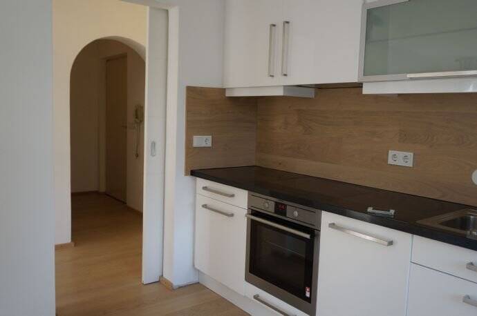 Sehr schön renovierte 1,5-Zimmer-Wohnung, voll möbliert und gestattet in Bad Reichenhall Bad Reichenhall, 83435 Bad Reichenhall