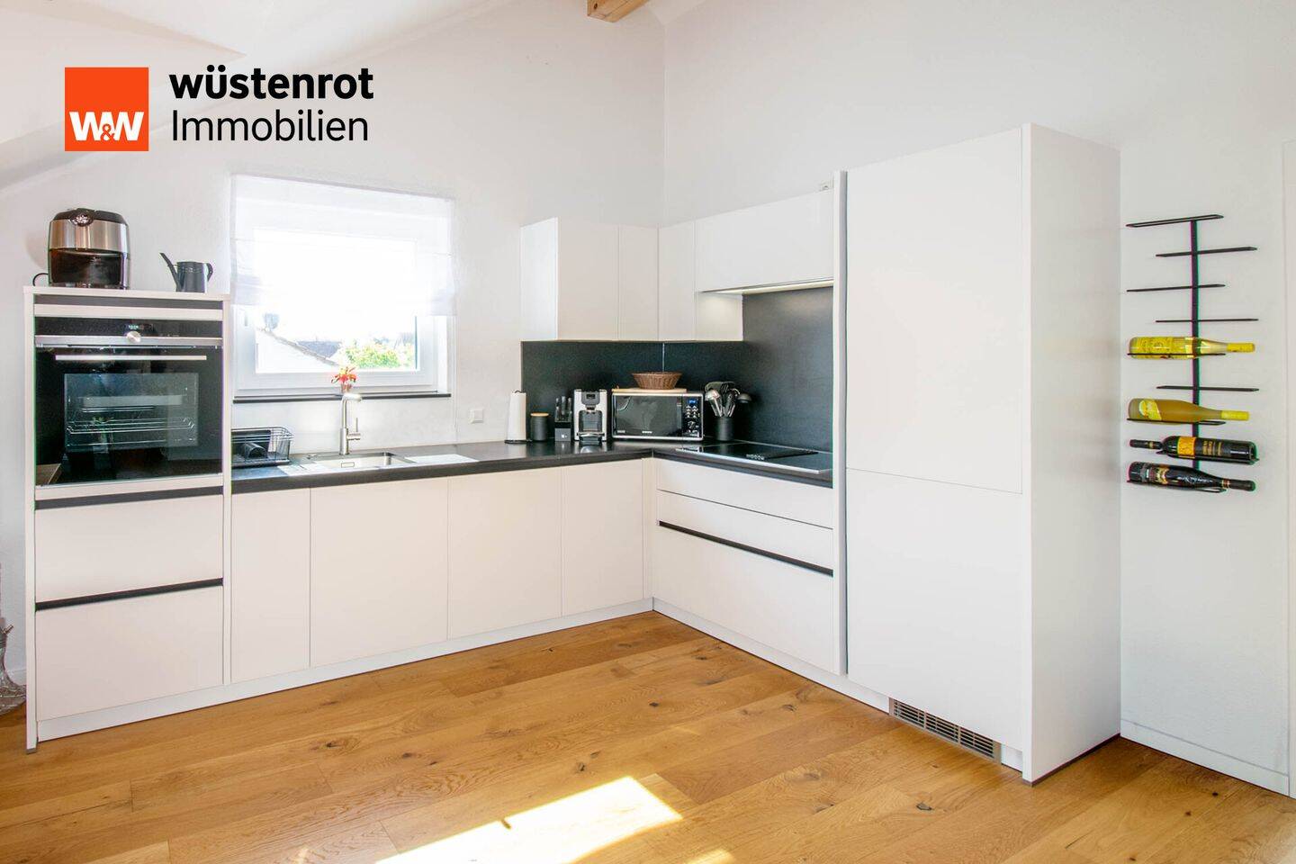Exklusives Dachgeschoss in Brackenheim-Hausen, neuwertig, stilvoll, Garage inklusive, 74336 Brackenheim
