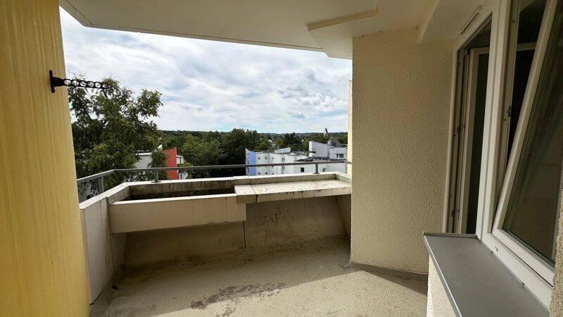 Tolle Aussicht! Große 2-Zimmer-Wohnung mit Balkon, 82131 Gauting