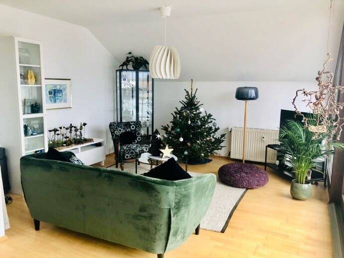 Schöne, lichtdurchflutete 3-Zimmerwhg. mit Einbauküche, Bad, Balkon, Garage und seperatem Stellplatz in verkehrsberuhigter Lage, 78073 Bad Dürrheim