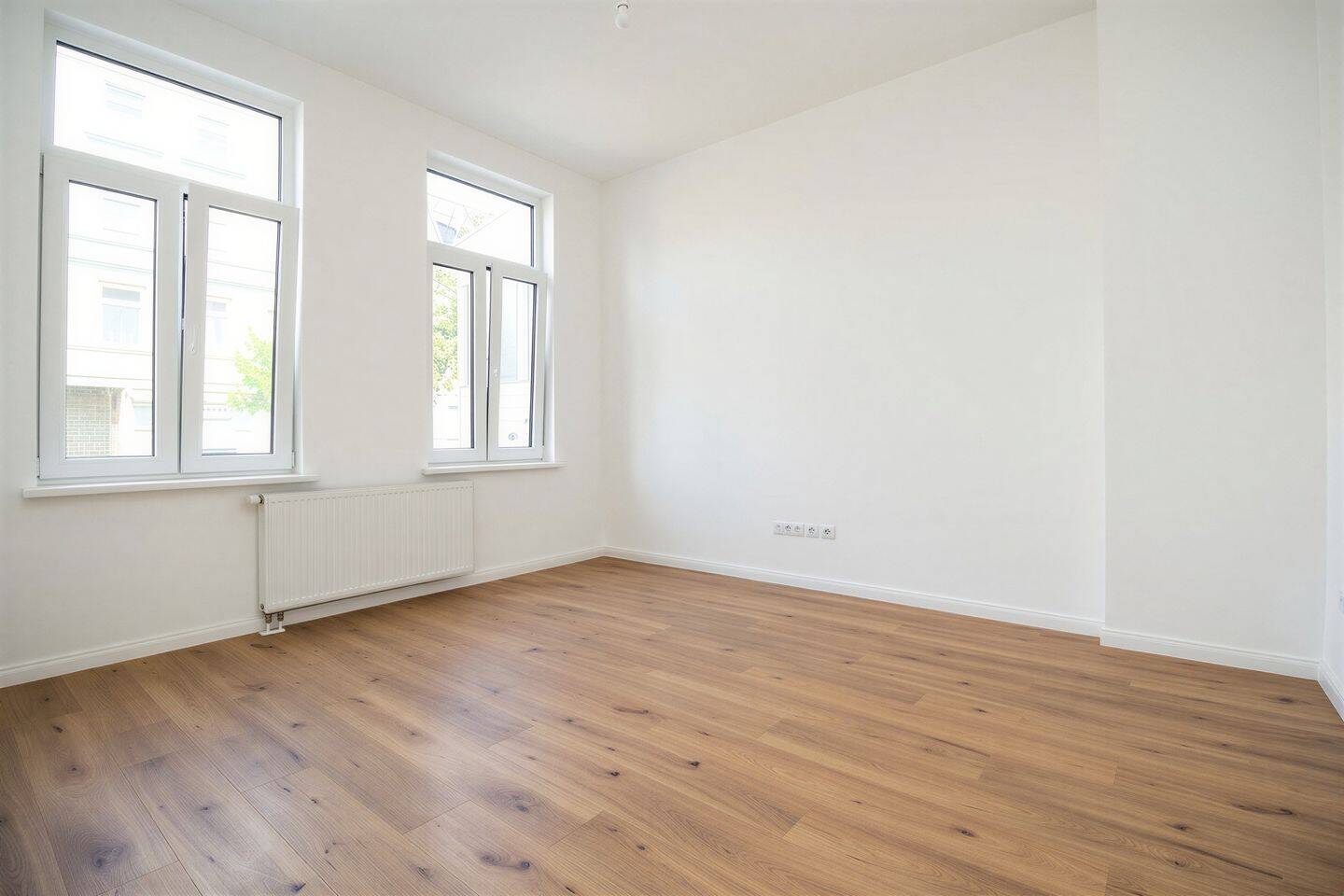 Provisionsfrei vom Eigentümer // Stilvolle Maisonette-Wohnung mit Garten in saniertem Altbremer Haus, 28217 Bremen (Handelshäfen Steffensweg Utbremen Westend)