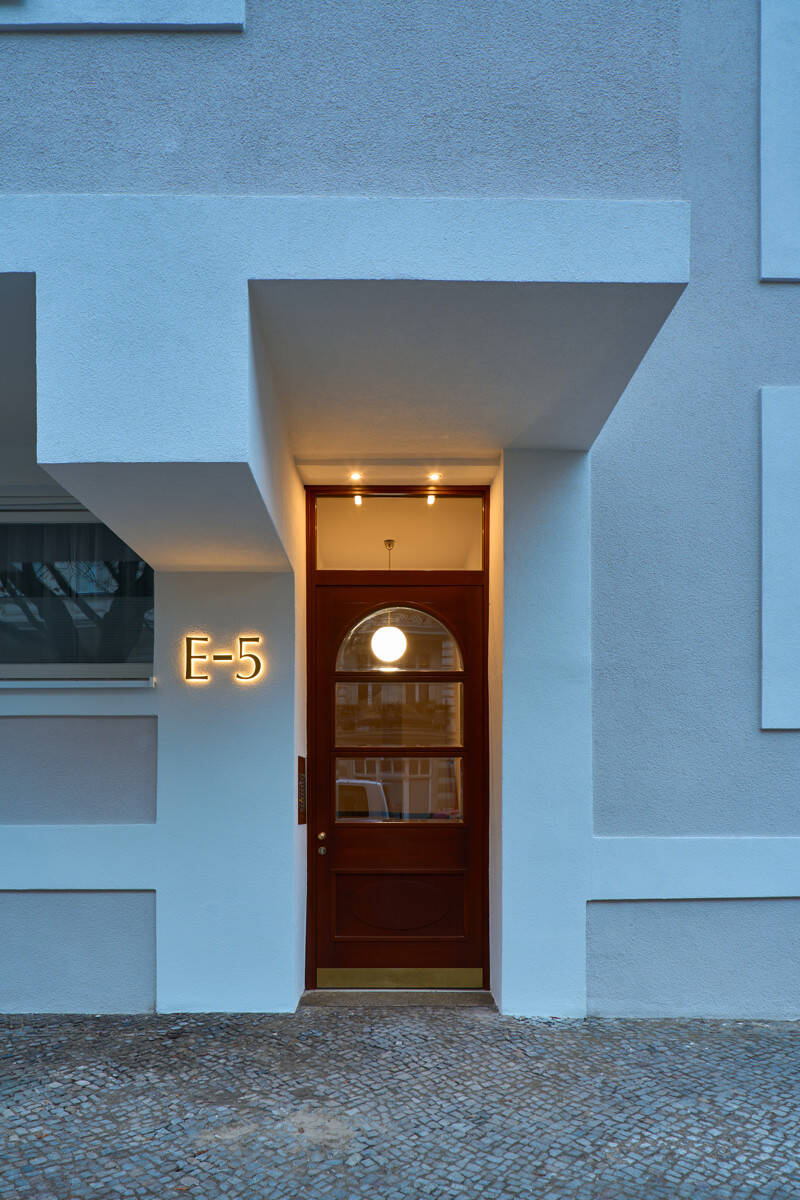 Charlottenburg: Eislebener Str: VERMIETETE 4-Zi-Whg, 91m² – 5.OG + SÜD-Loggia – kündbar in 9 Monaten, 10789 Berlin (Tempelhof-Schöneberg Charlottenburg Schöneberg Wilmersdorf)