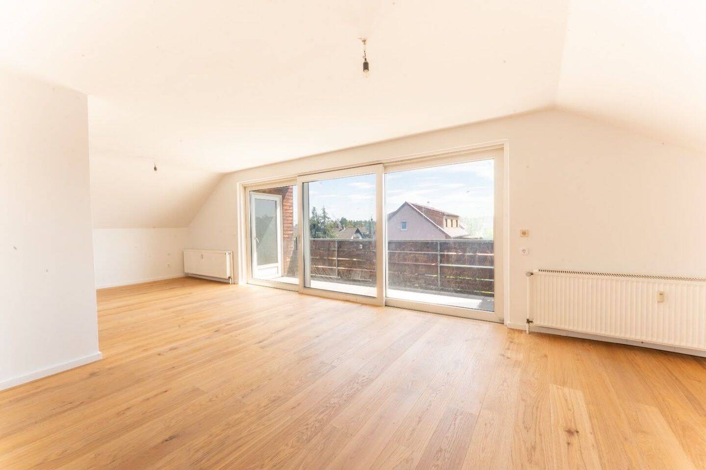Frisch renovierte und sehr gepflegte 3-Zimmer-Wohnung mit Südbalkon, 91154 Roth