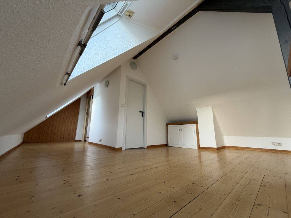 IM HERZEN VON WIESBADEN 3,5 Zimmer Maisonette verführen mit Ausstattung & Lage, 65185 Wiesbaden (Wiesbaden)