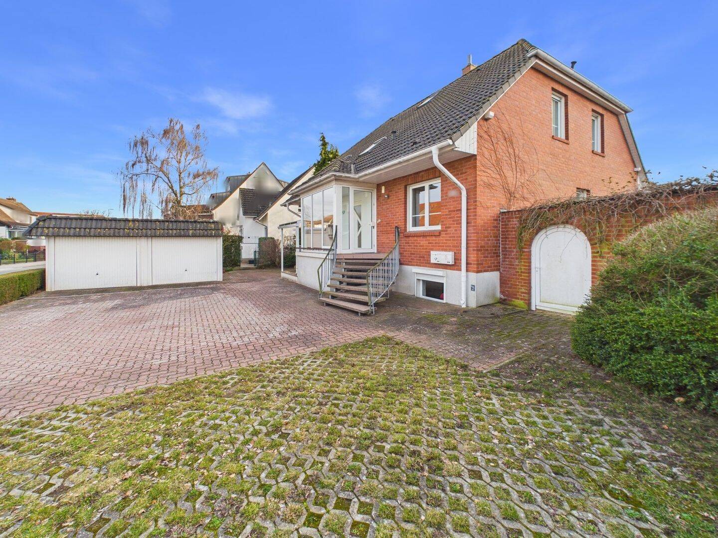 Flexibles Zweifamilienhaus mit Doppelgarage und vielseitigem Untergeschoss, 23968 Barnekow