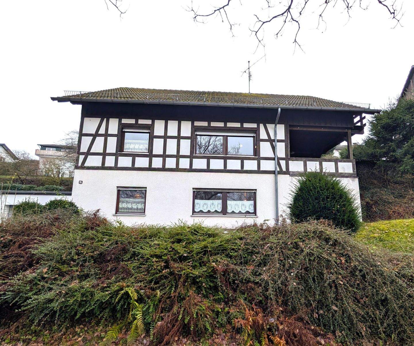 Ansprechendes Einfamilienhaus mit großem Garten und viel Potenzial, 35066 Frankenberg (Eder)
