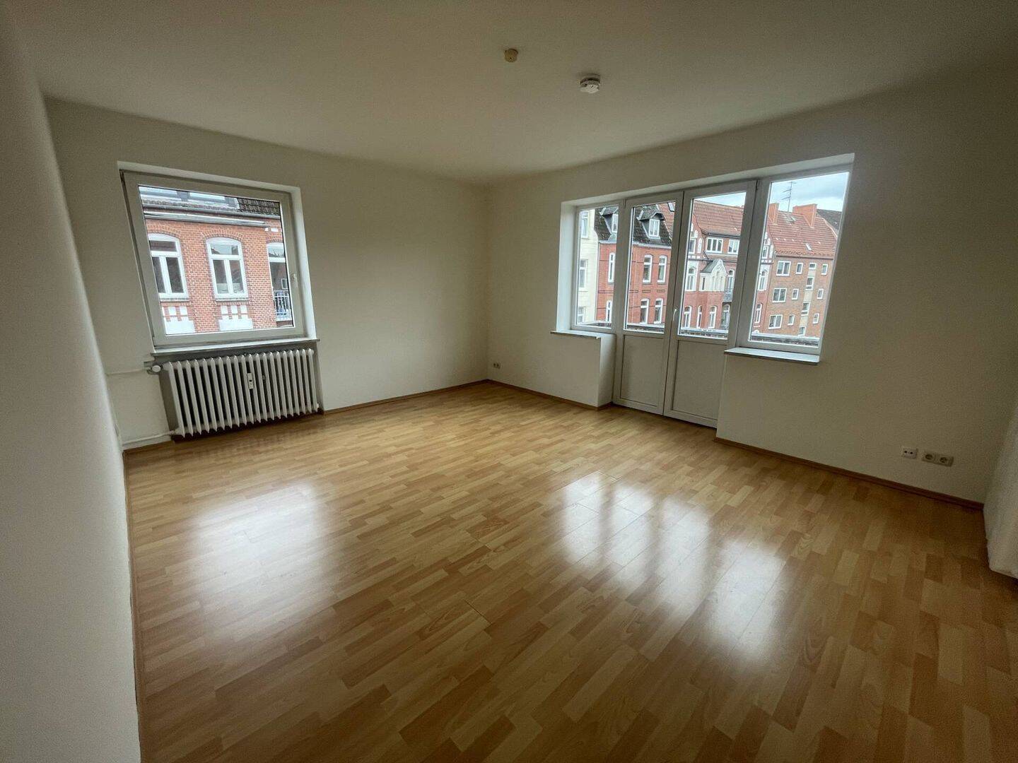 Großzügige 3-Zimmer-Wohnung in Kiel! | GLADIGAU, 24105 Kiel (Blücherplatz Brunswik Düsternbrook)