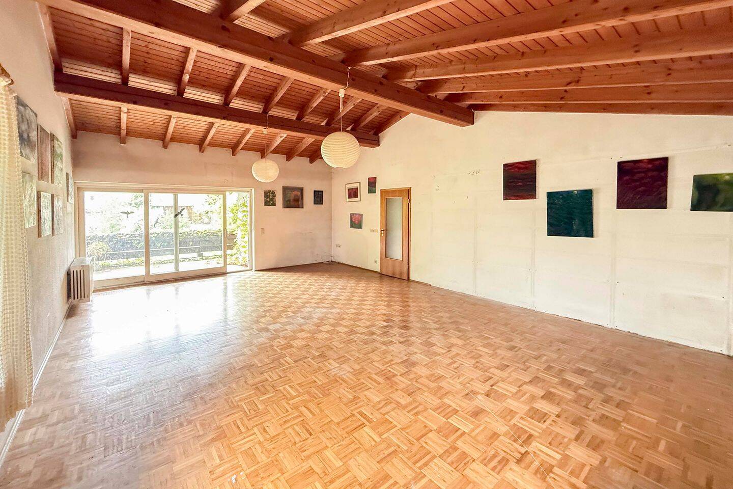 Großzügiges Wohnhaus mit Sanierungs- und Gestaltungspotenzial nahe der Mangfall, 83052 Bruckmühl