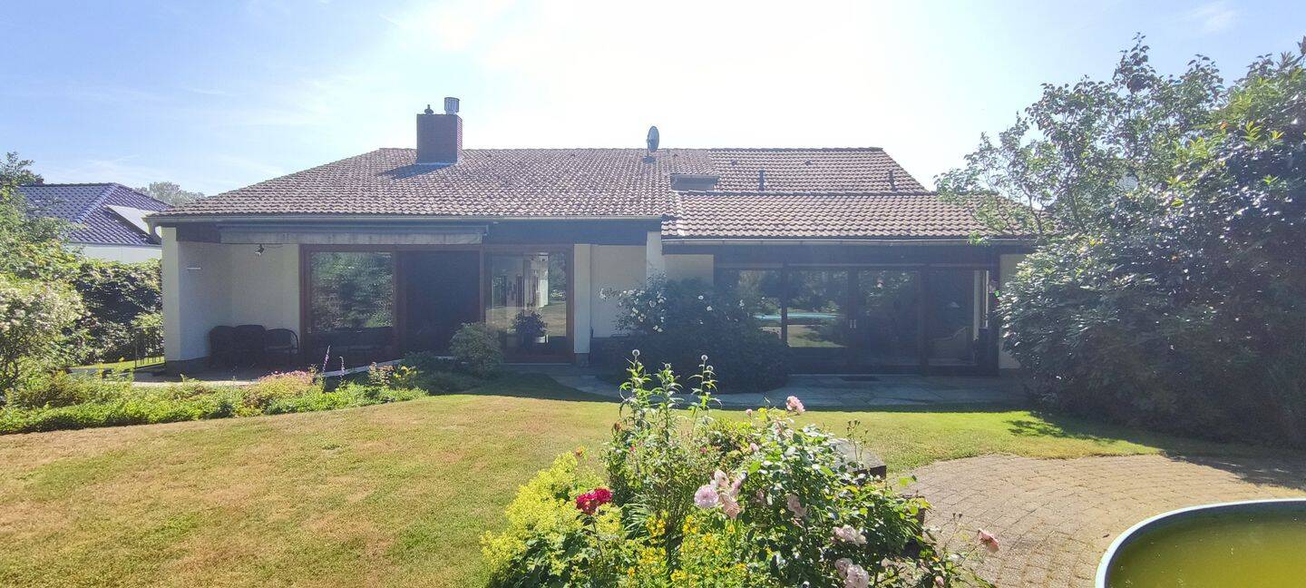 Mit Seenähe! Freistehendes, großzügiges Einfamilienhaus mit großem Grundstück in Haltern a. See, 45721 Haltern am See