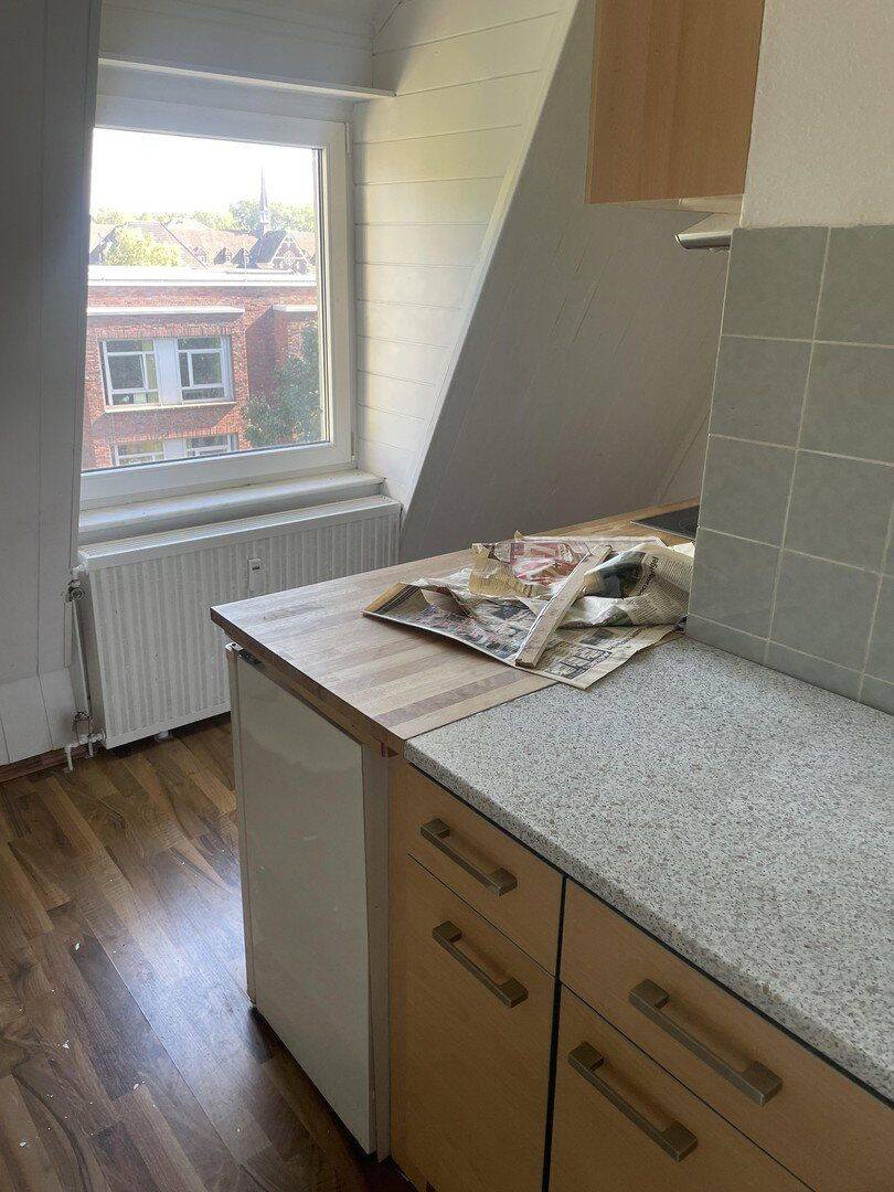 Geräumige Dachgeschosswohnung in Sterkrade, 46145 Oberhausen