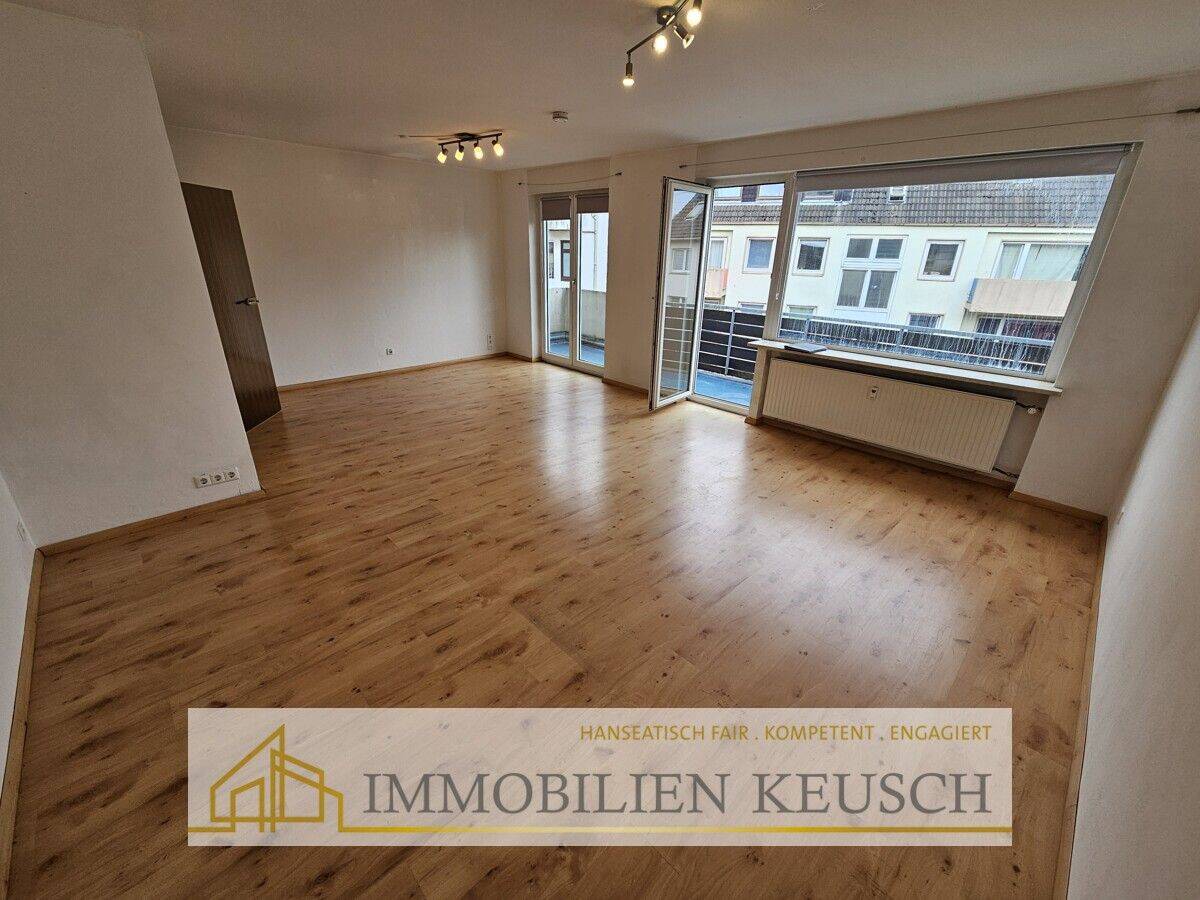 Freie 3-Zi.-Whg. mit großem Balkon & 2 Stellplatzoptionen in zentraler Lage von Bremerhaven, 27576 Bremerhaven (Lehe Mitte)