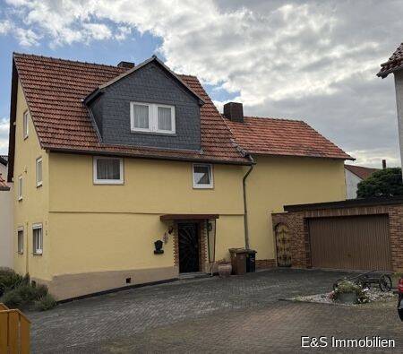 Historisches Wohnhaus mit ca. 921 m² Grundstück, Anbau & Garage in Baunatal-Großenritte, 34225 Baunatal