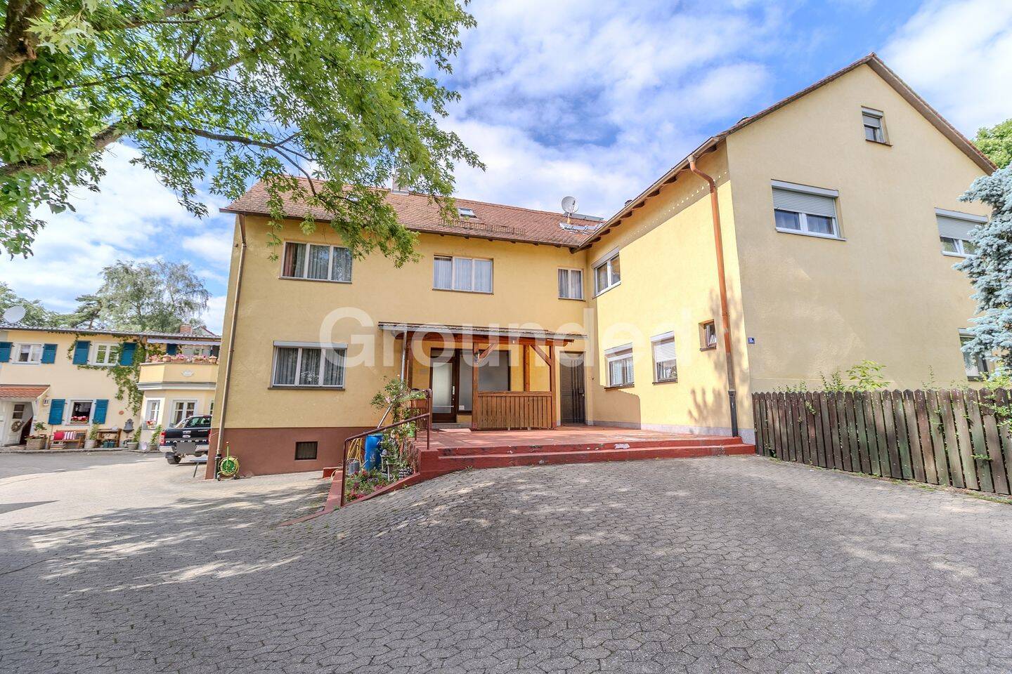 Wohnungspaket mit 3 Einheiten, Entwicklungspotenzial und 5 Garagen, 96050 Bamberg (Bamberg)