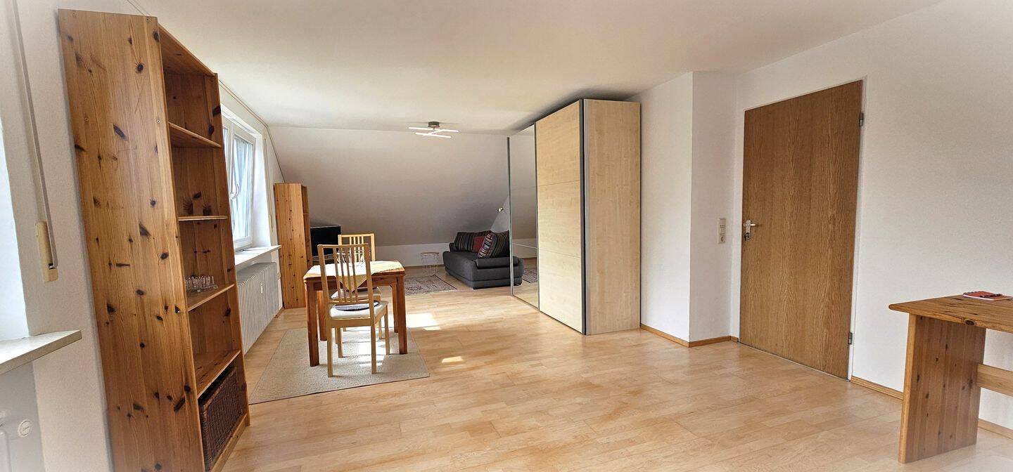 DG-Wohnung, 65 qm, frisch renoviert, hell und freundlich möbliert / löffelfertig, 2 Zimmer, 86356 Neusäß