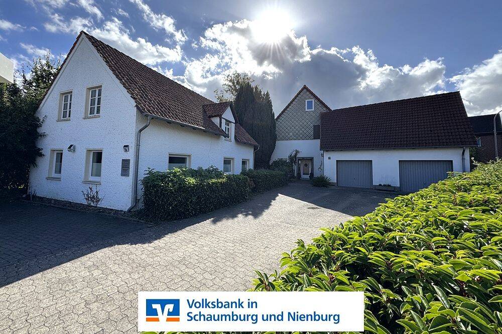 VOLLTREFFER: Gebäude-Ensemble für Praxisbetreiber und Kleingewerbe, 32699 Extertal