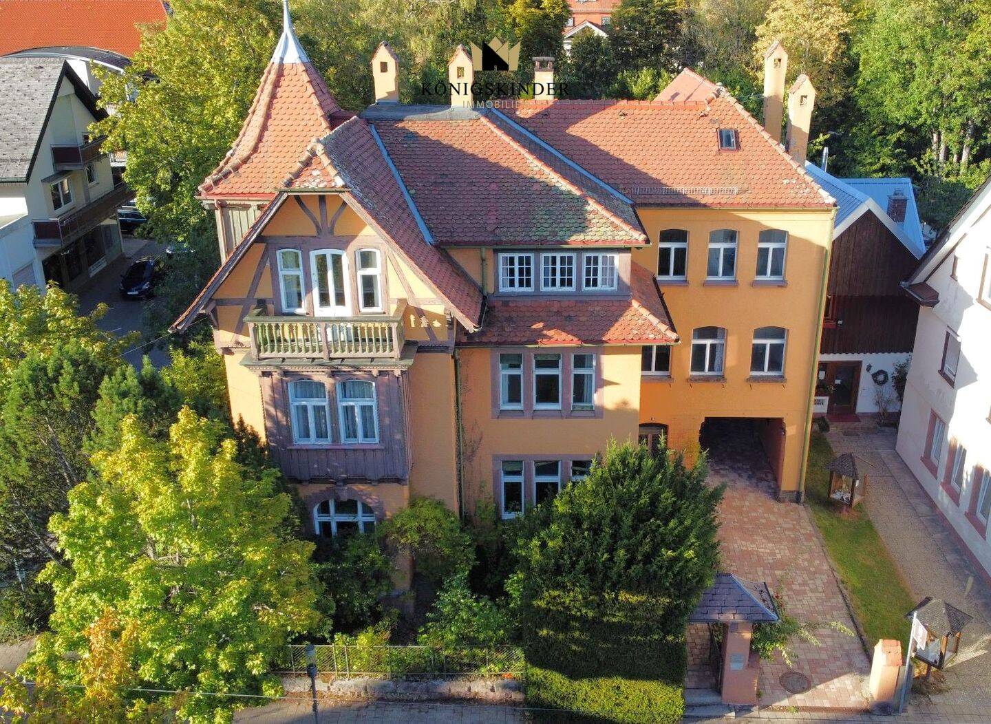 Einzigartige Jugendstil-Villa mit weiterem Ausbaupotenzial und großer Bauparzelle in Königsfeld im Schwarzwald, 78126 Königsfeld im Schwarzwald