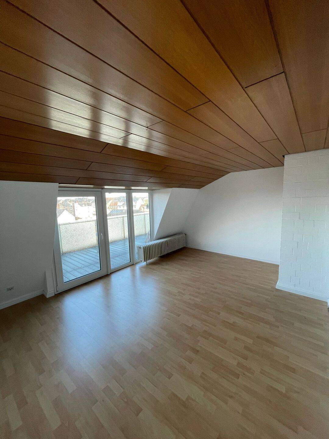 22 m² Zimmer mit Balkonzugang, Klimaanlage, Domblick, 51103 Köln (Kalk Höhenberg Merheim Vingst)