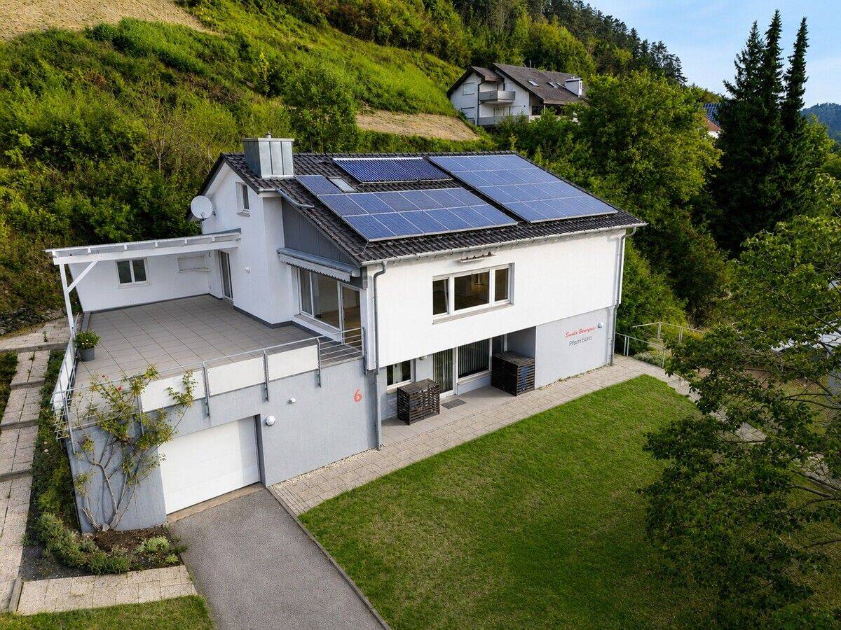 Großzügiges Wohnhaus mit Weitblick, 78736 Epfendorf