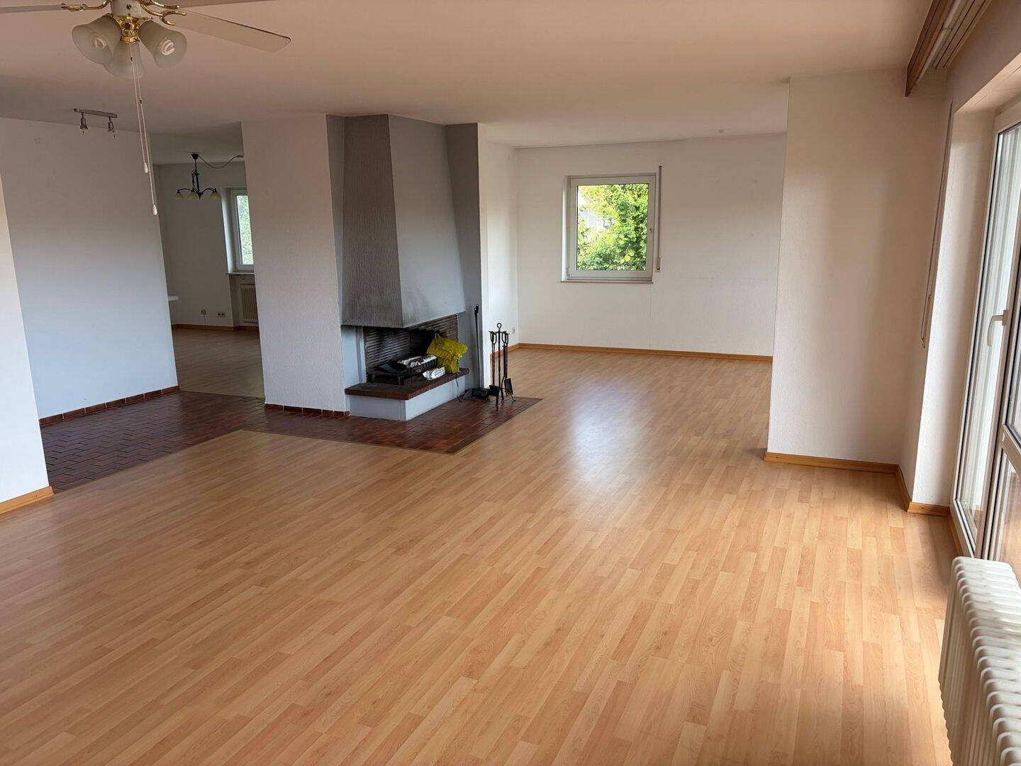 Viel Platz für den Alltag: Großzügige 7-Zimmer-Wohnung in Aichtal, 72631 Aichtal