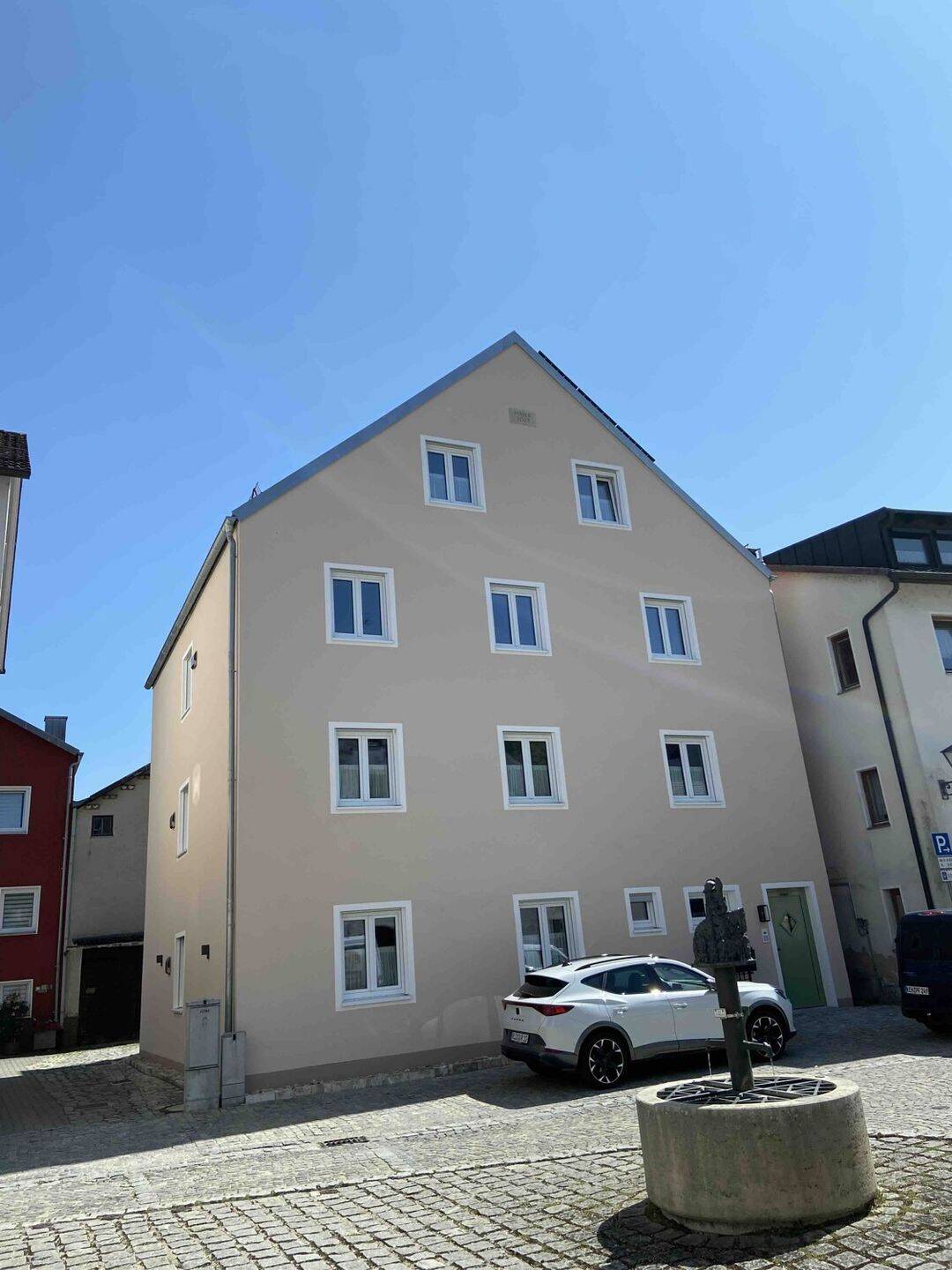 Moderne 4-Zimmer-Obergeschoss-Wohnung in bester Lage, als Wohn- oder Büro-/Gewerberäume nutzbar., 93339 Riedenburg