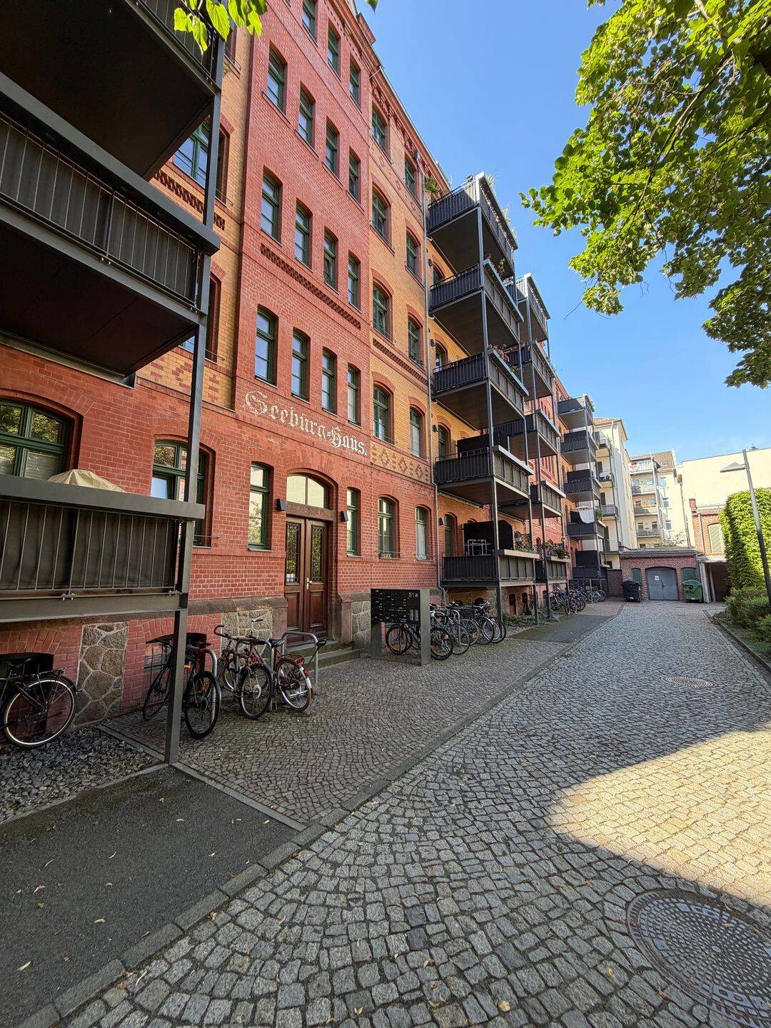 Hochwertig möblierte 2-Zimmer-Wohnung mit Balkon im Salomonstift – neuwertig, 4317 Leipzig (Neustadt-Neuschönefeld Reudnitz-Thonberg Zentrum-Ost)