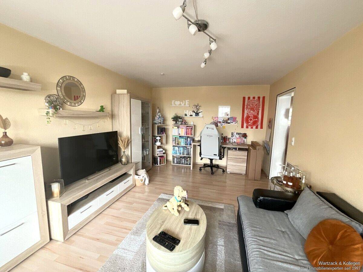 Sorglos einziehen: liebevoll gestaltete 2-Zimmer-Wohnung  mit Balkon und Aufzug, 90449 Nürnberg (Gebersdorf Neuröthenbach Röthenbach bei Schweinau)