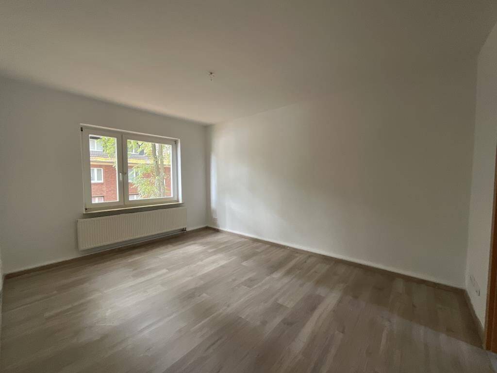 Schöne 3-Zimmer-Wohnung in Hochparterre mit geräumigem Wannenbad in Wilhelmshaven City! Bezugsfertig, 26382 Wilhelmshaven (Bant Heppens Innenhafen Innenstadt Siebethsburg)