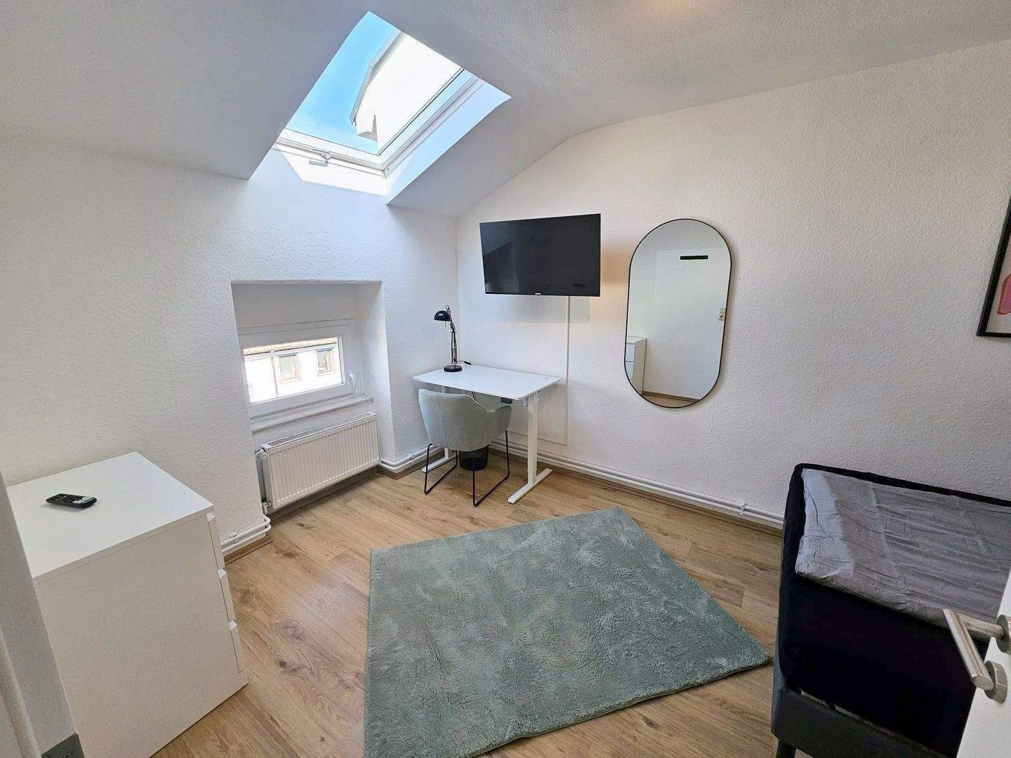 Ab 01.10.2026 – modern möbliertes Zimmer in 4er WG – top Lage Ostend – fußläufig zur EZB, 60314 Frankfurt am Main (Fechenheim Ostend)