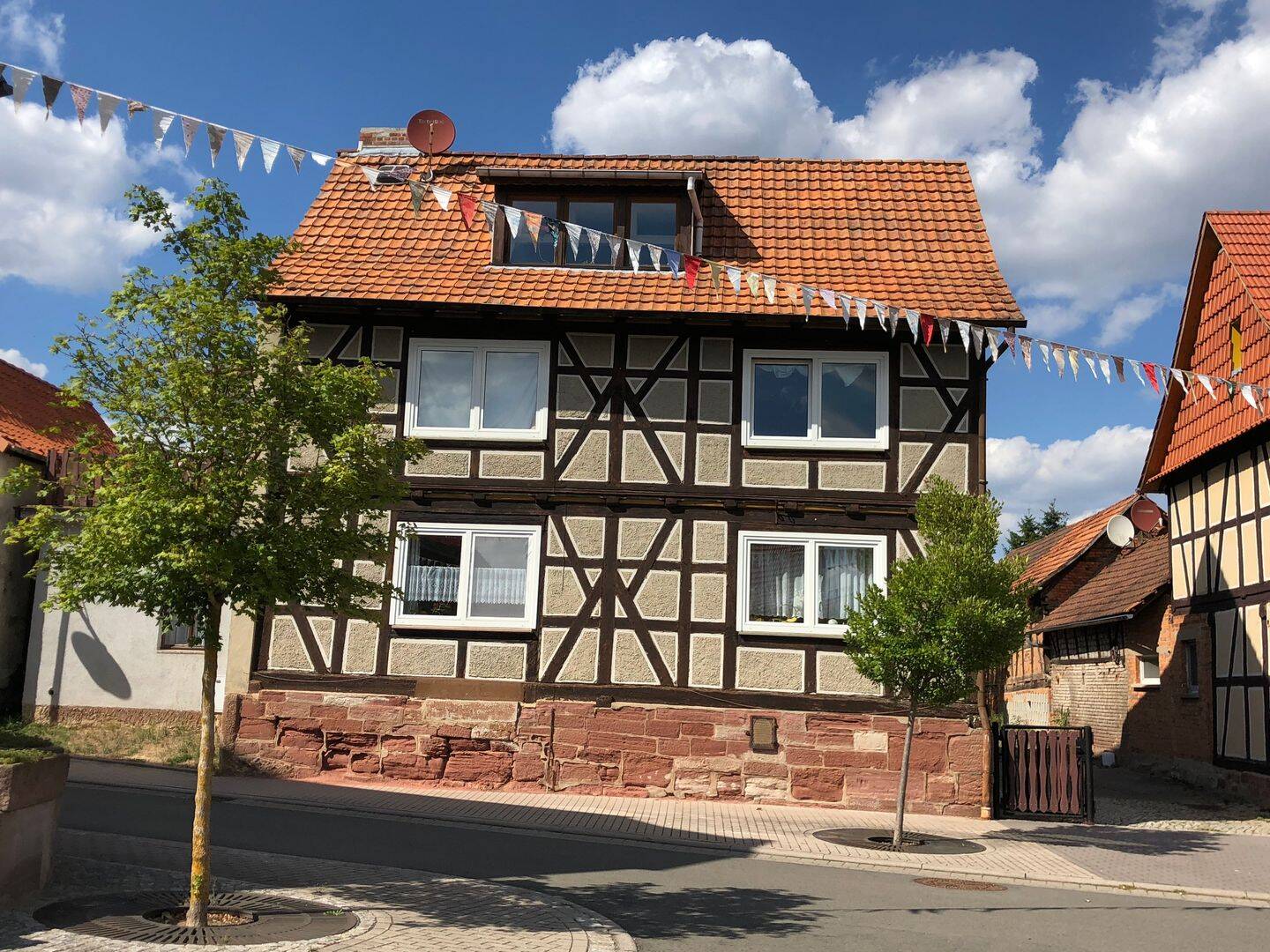 Ländliche Idylle im Fachwerkhaus – geräumige 2 RW mit Küchenzeile und Stellplatz, 99834 Gerstungen