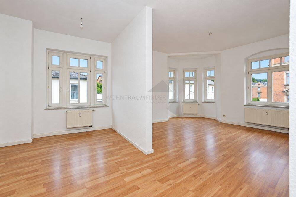 Große 5-Zimmer-Wohnung mit 2 Tageslichtbädern in Zwickau-Niederplanitz, 8062 Zwickau