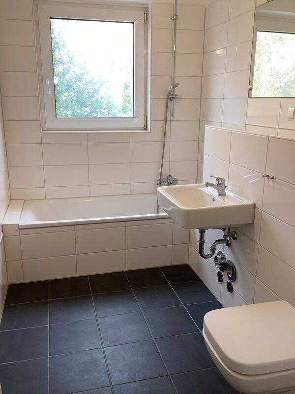 Ihre neue Wohnung: günstig geschnittene 2,5-Zimmer-Wohnung, 23569 Lübeck (Kücknitz Travemünde)