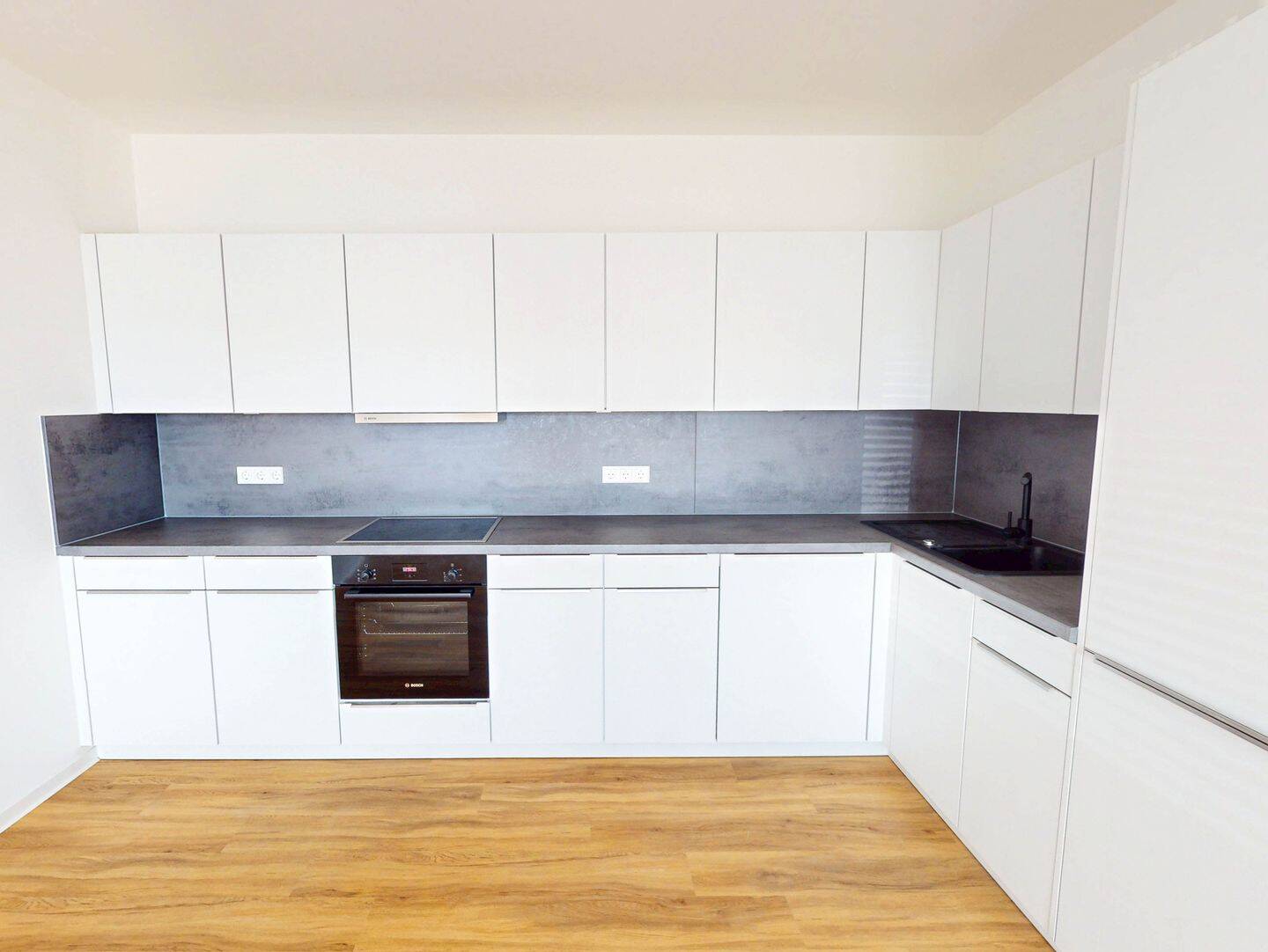 Perfekt für kleine Familien: Praktische 3-Zimmer-Wohnung mit Balkon, 1159 Dresden