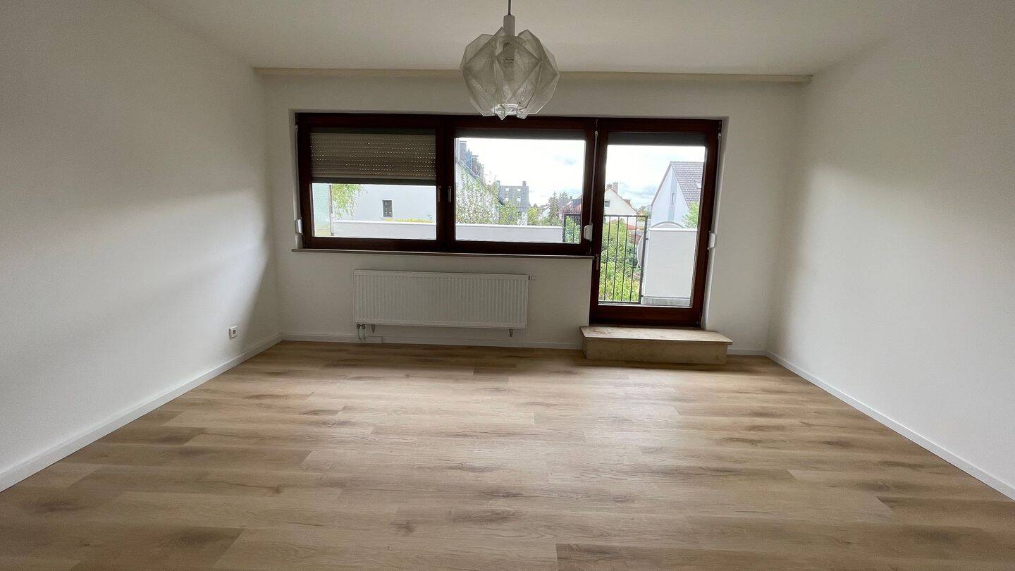 Schönes Reihenmittelhaus mit Garten, Balkon & Garage in Nürnberg-Thon zu vermieten, 90425 Nürnberg