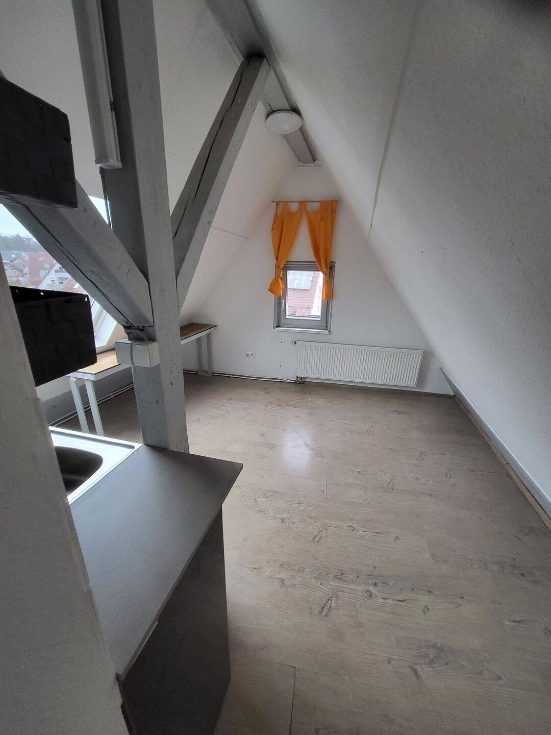 Kleines Dachstudio statt WG-Zimmer, 71691 Freiberg am Neckar