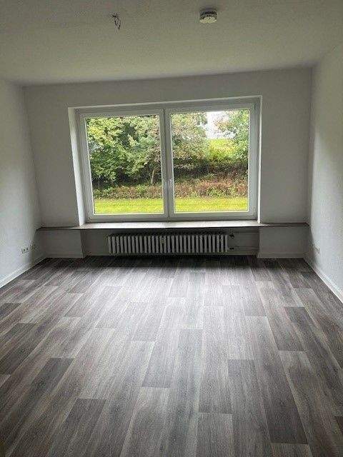 SUPERSÜSSE SINGLEWOHNUNG – Heller Wohnbereich durch große Fenster – Tageslichtbad mit Dusche, 38678 Clausthal-Zellerfeld