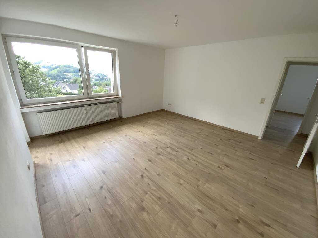 Großzügige 3-Zimmer-Wohnung mit Balkon, Gäste WC und Abstellraum, 58840 Plettenberg