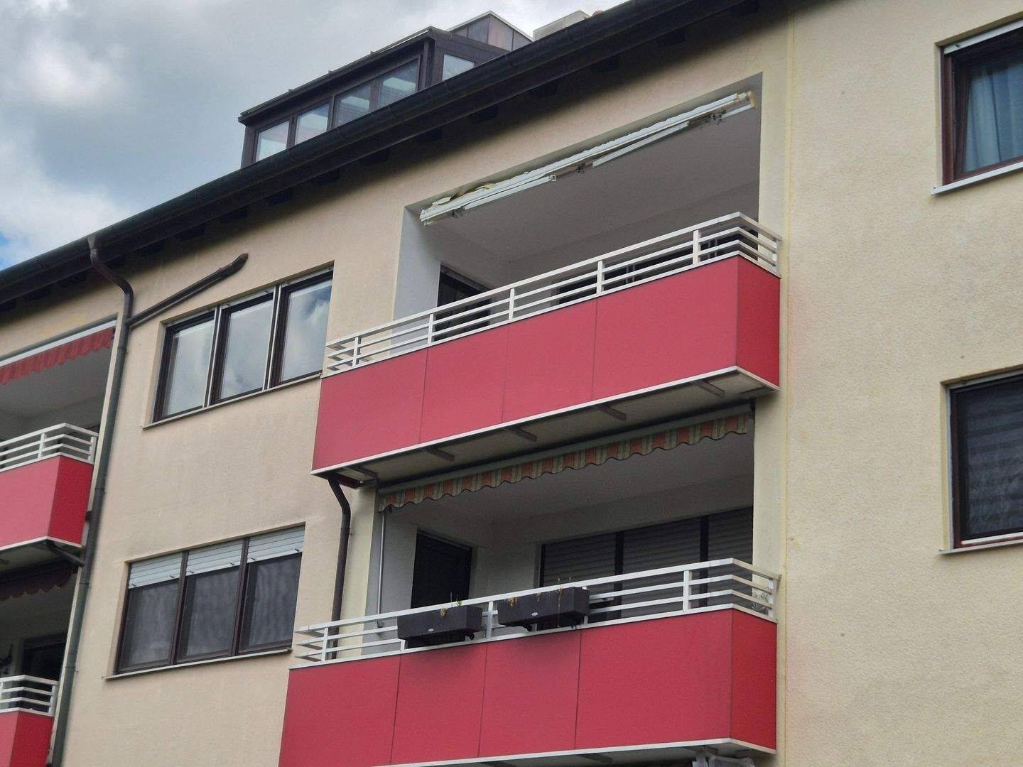 HELLE & GERÄUMIGE 3 ZIMMER WOHNUNG, 90765 Fürth