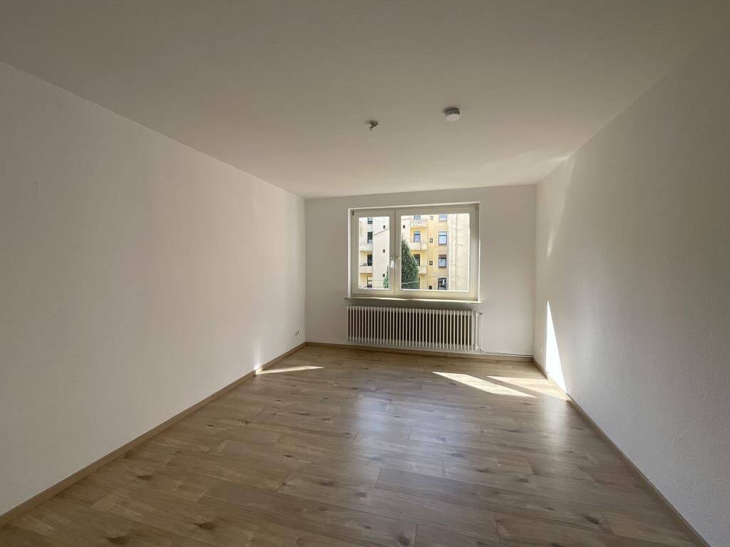 Charmante 2-Zimmer-Wohnung mit Badewanne in Wilhelmshaven City!, 26382 Wilhelmshaven (Bant Heppens Innenhafen Innenstadt Siebethsburg)