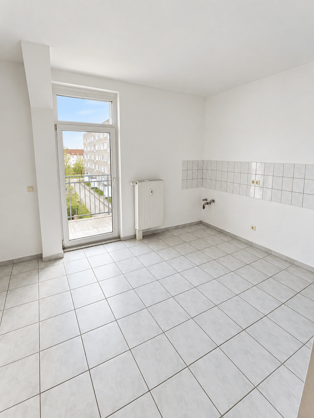Viel Platz für Singles oder Paare – 2-Raumwohnung mit Balkon in Halle, 6132 Halle (Saale) (Ammendorf-Beesen Planena Radewell-Osendorf Silberhöhe)