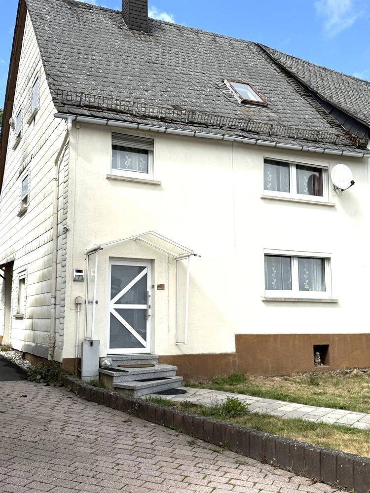 ++++ WER HAT SCHON EINEN BURGBLICK ? ++++ Das ideale Haus für die kleine Familie !, 35753 Greifenstein
