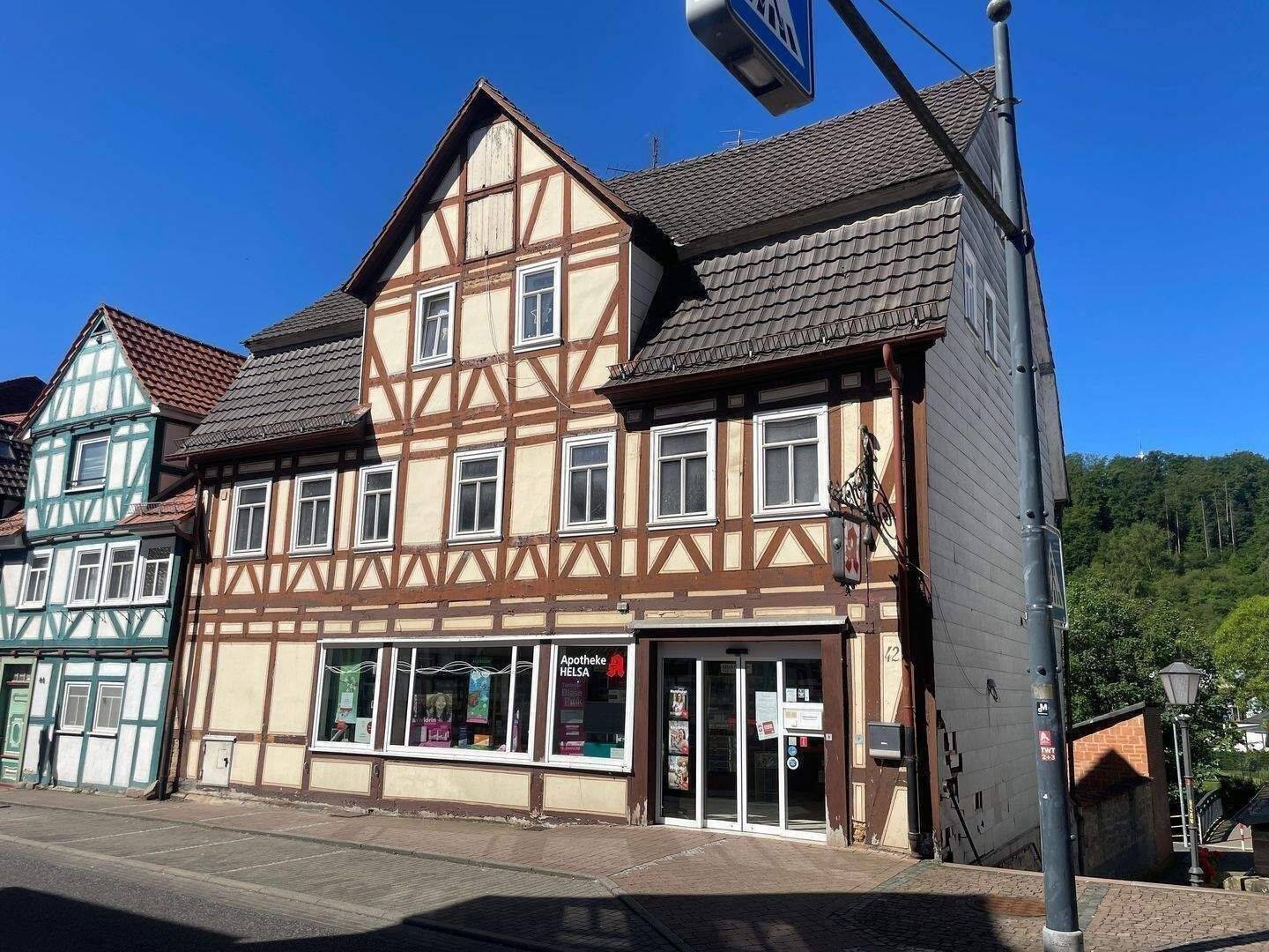 Wohn- und Geschäftshaus in zentraler Lage von Helsa mit guter Rendite, 34298 Helsa