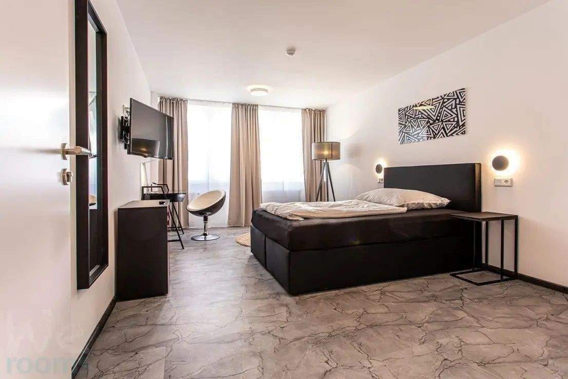Ab Sofort! – modern möbliertes Zimmer in 6er WG – mitten im Bahnhofsviertel, 60329 Frankfurt am Main (Bahnhofsviertel Gallus Gutleutviertel Innenstadt)