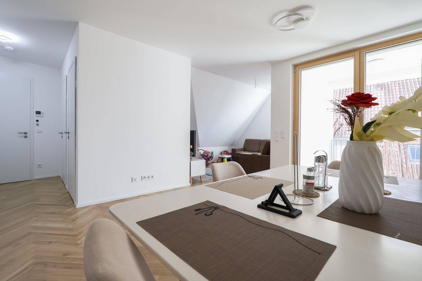 Im Herzen von Neckarsulm: Moderne 3-Zimmer-Wohnung mit Loggia und Einbauküche, 74172 Neckarsulm