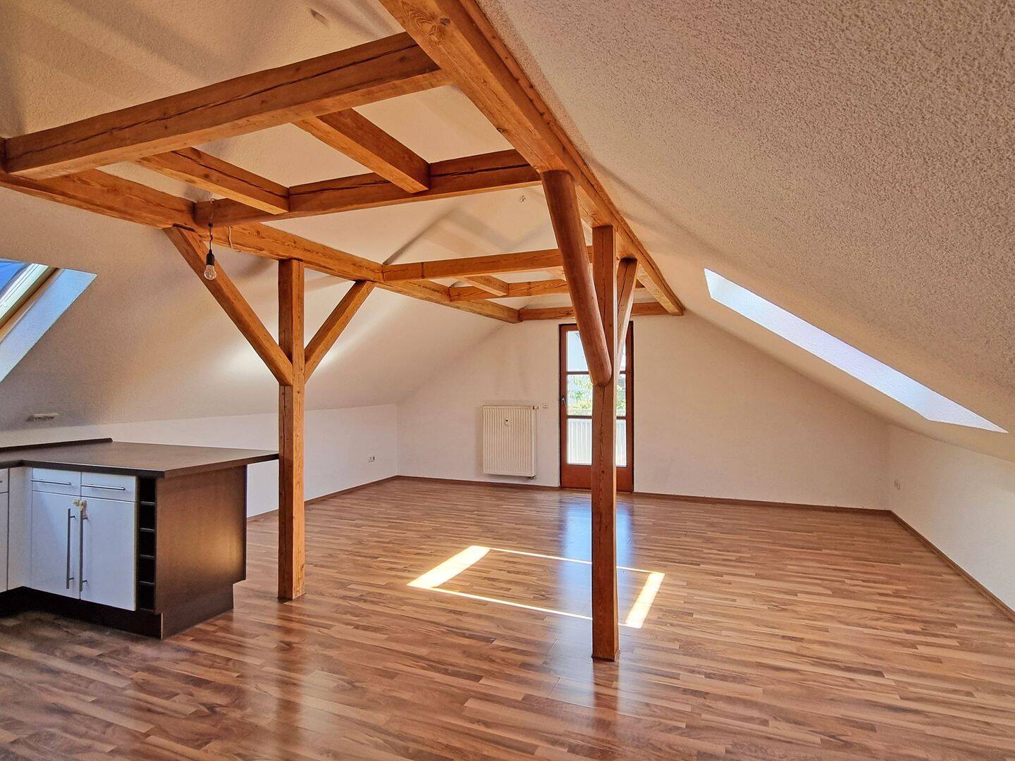 3,5-Zimmer-Wohnung mit Balkon und Carport, 96269 Großheirath