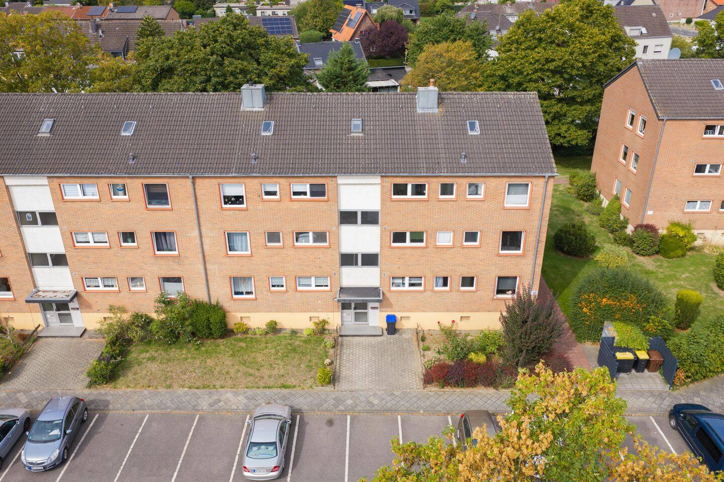 Gepflegte Eigentumswohnung mit 4 Zimmern, Einbauküche und Gemeinschaftsgarten in Mönchengladbach-Hardt, 41169 Mönchengladbach (Hardt Rasseln)