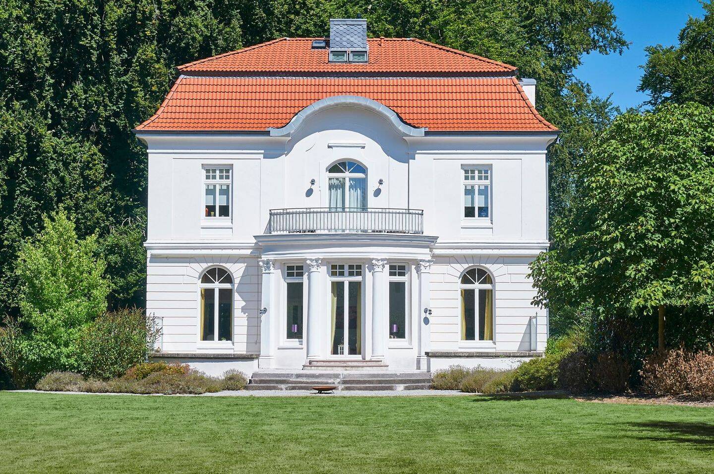 Die schönste Immobilie Volksdorfs !                     Herrschaftliche Altbauvilla mit 3 Baugrundstücken und privatem Wald, 22359 Hamburg (Wandsbek Bergstedt Rahlstedt Volksdorf)