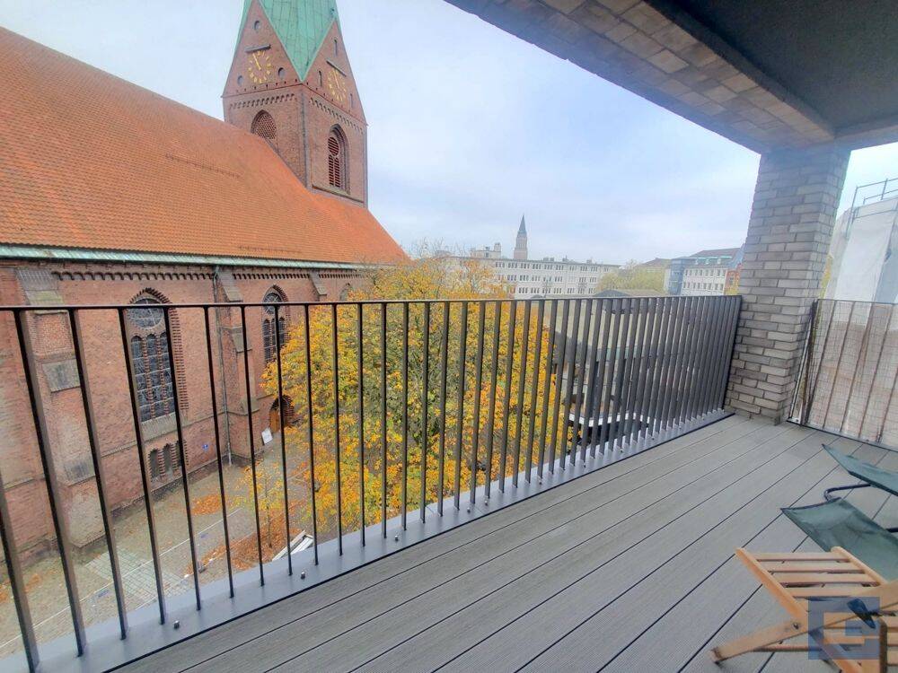 Frühstück auf der eigenen Loggia mit Wohlfühlgarantie – 3-Zimmer-Wohnung (4.OG) – Kiel-Altstadt, 24103 Kiel (Altstadt Damperhof Exerzierplatz Vorstadt)