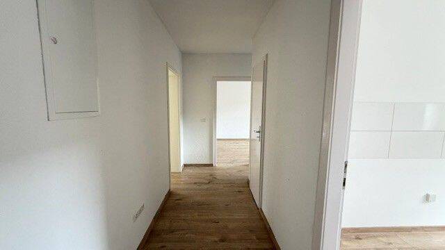 Moderne 3-Zimmer-Wohnung mit Balkon frisch renoviert, 26316 Varel